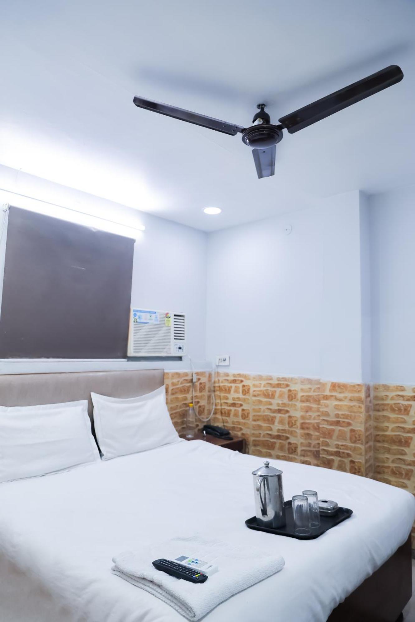 Mannat Stay Hotel - Laxmi Nagar New Delhi Extérieur photo