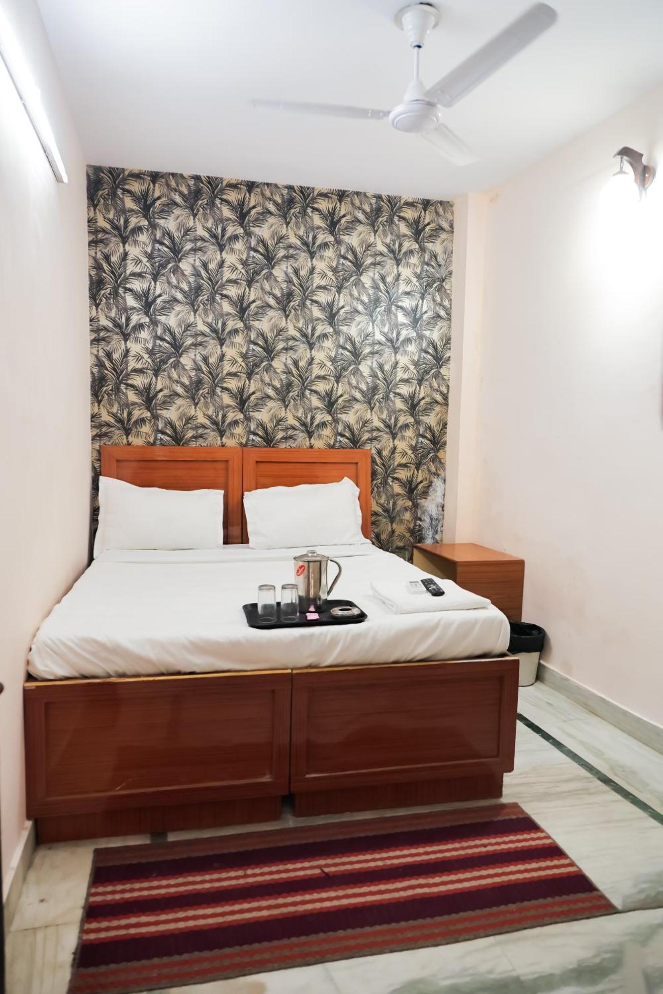 Mannat Stay Hotel - Laxmi Nagar New Delhi Extérieur photo
