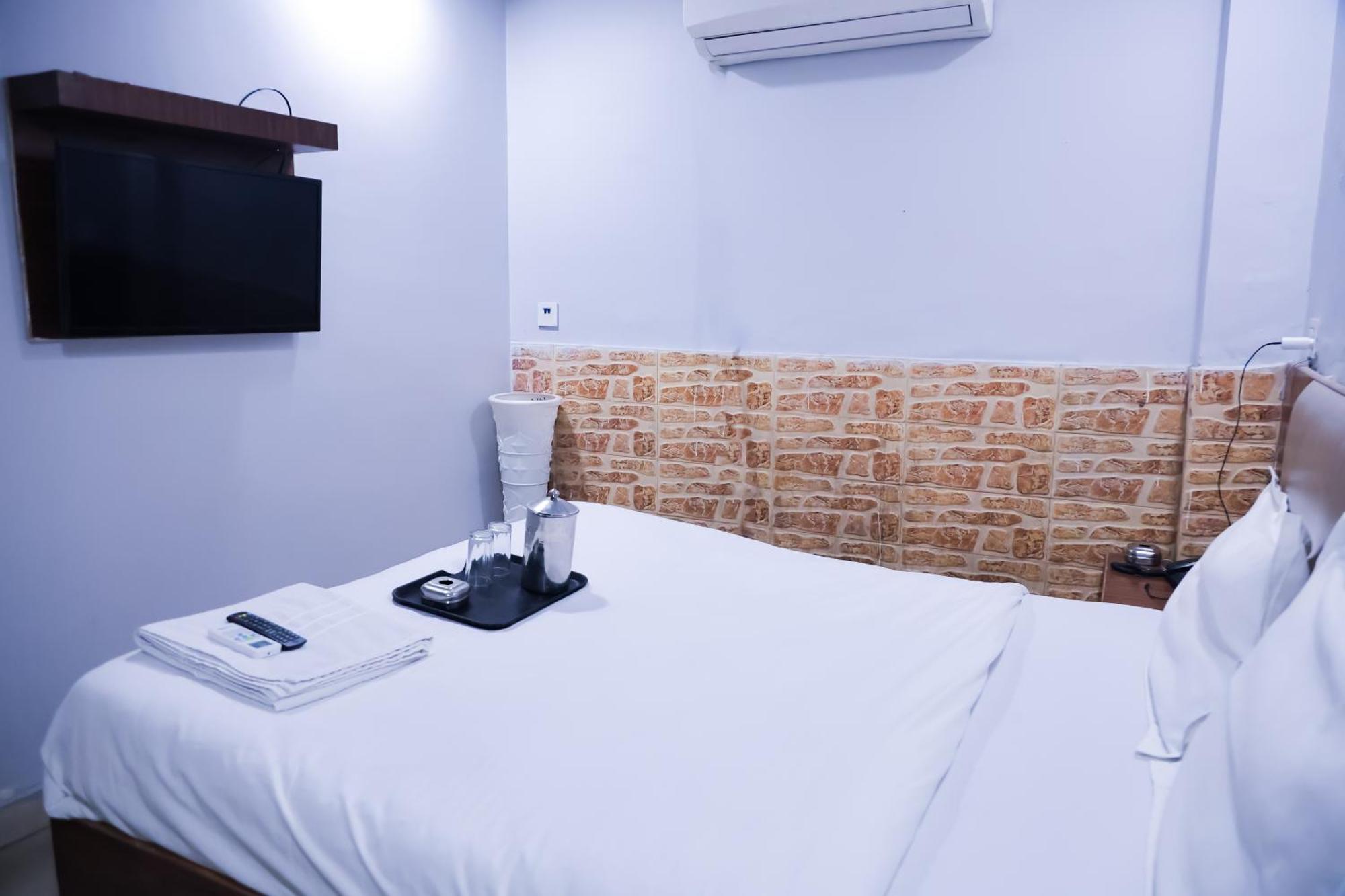 Mannat Stay Hotel - Laxmi Nagar New Delhi Extérieur photo