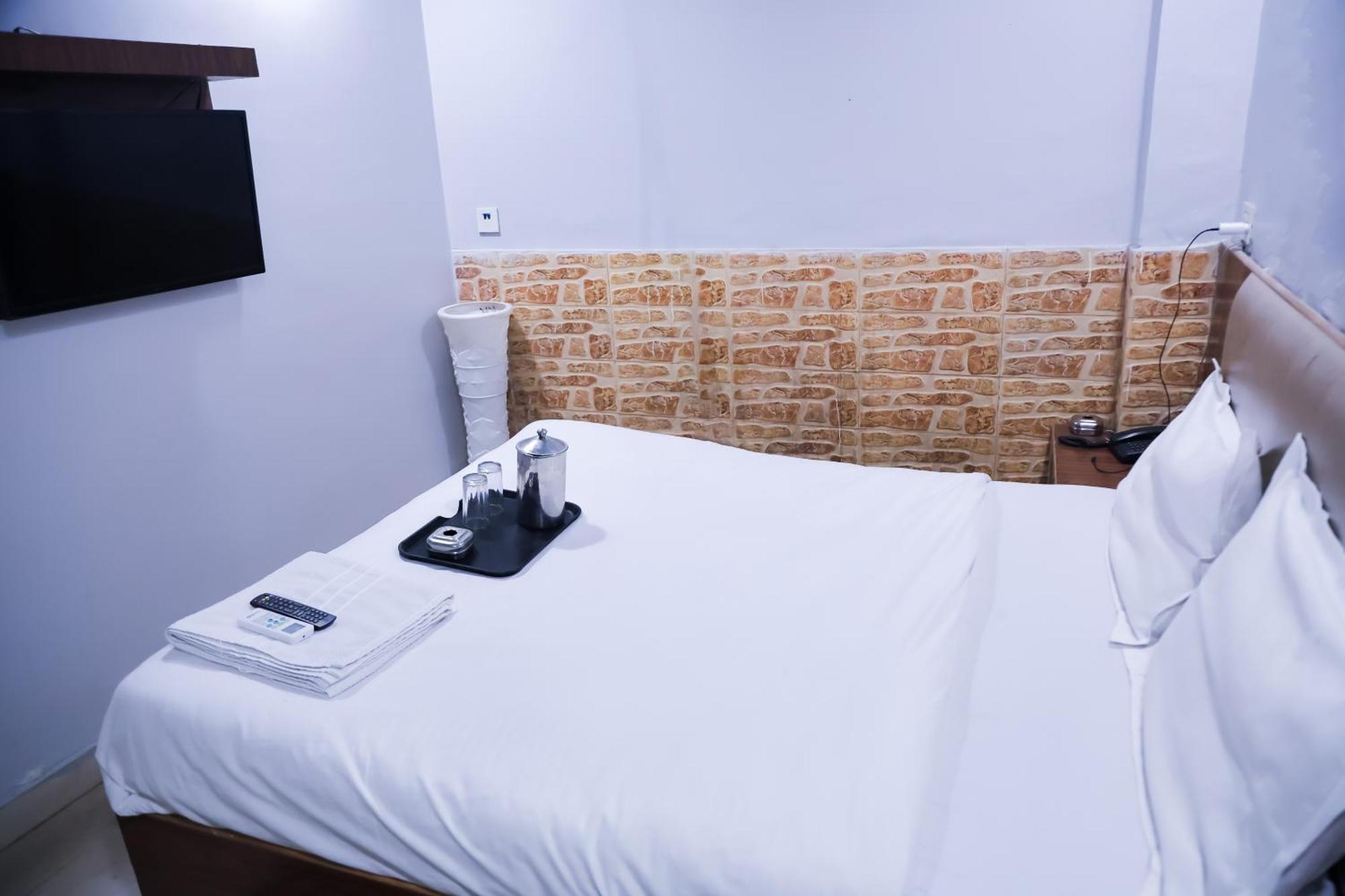 Mannat Stay Hotel - Laxmi Nagar New Delhi Extérieur photo
