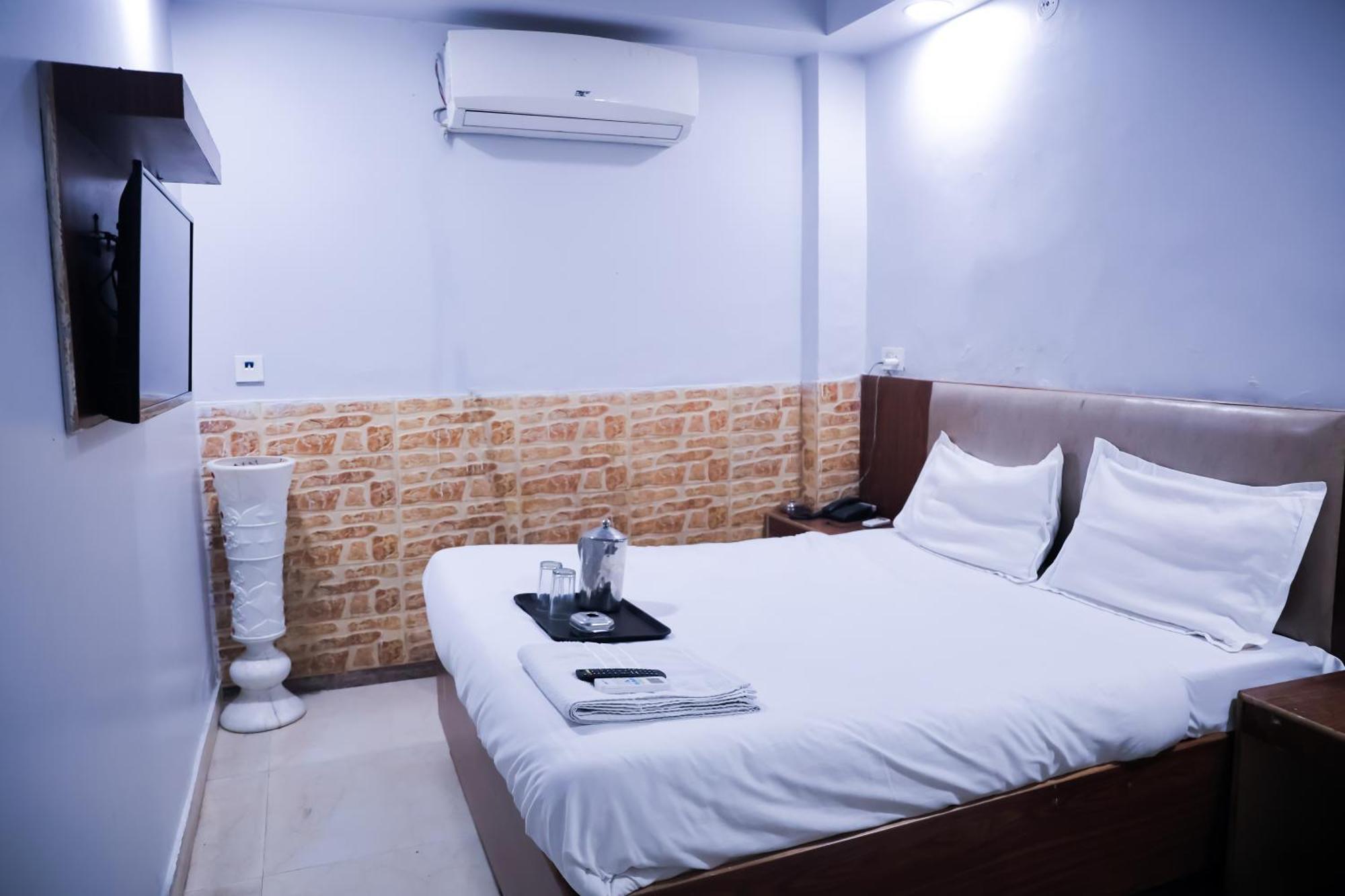 Mannat Stay Hotel - Laxmi Nagar New Delhi Extérieur photo