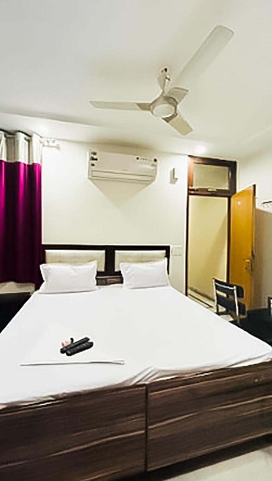 Mannat Stay Hotel - Laxmi Nagar New Delhi Extérieur photo